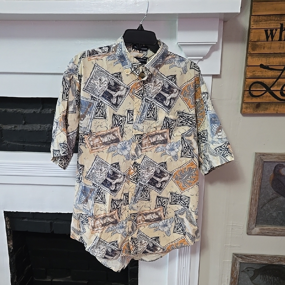 IVY CREW Beige Graphic Shirt